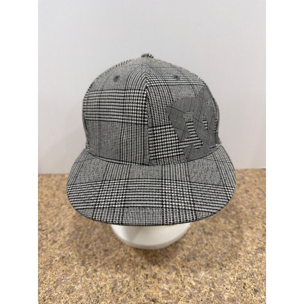 DC 210 Fitted Plaid Cap